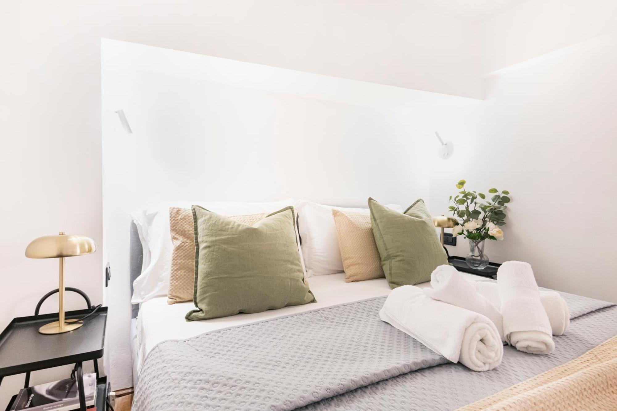 Апартаменты Easylife - Accogliente Monolocale In Via Torino, Posizione Perfetta Per Scoprire La Citta Милан Экстерьер фото